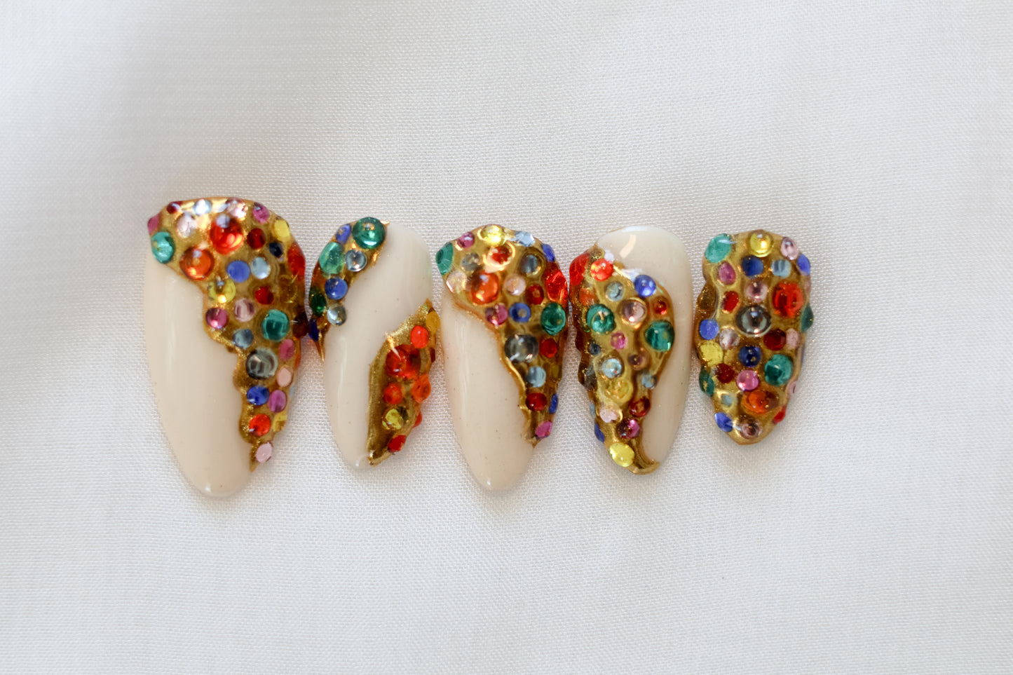 Hidden Treasures On Nail Set