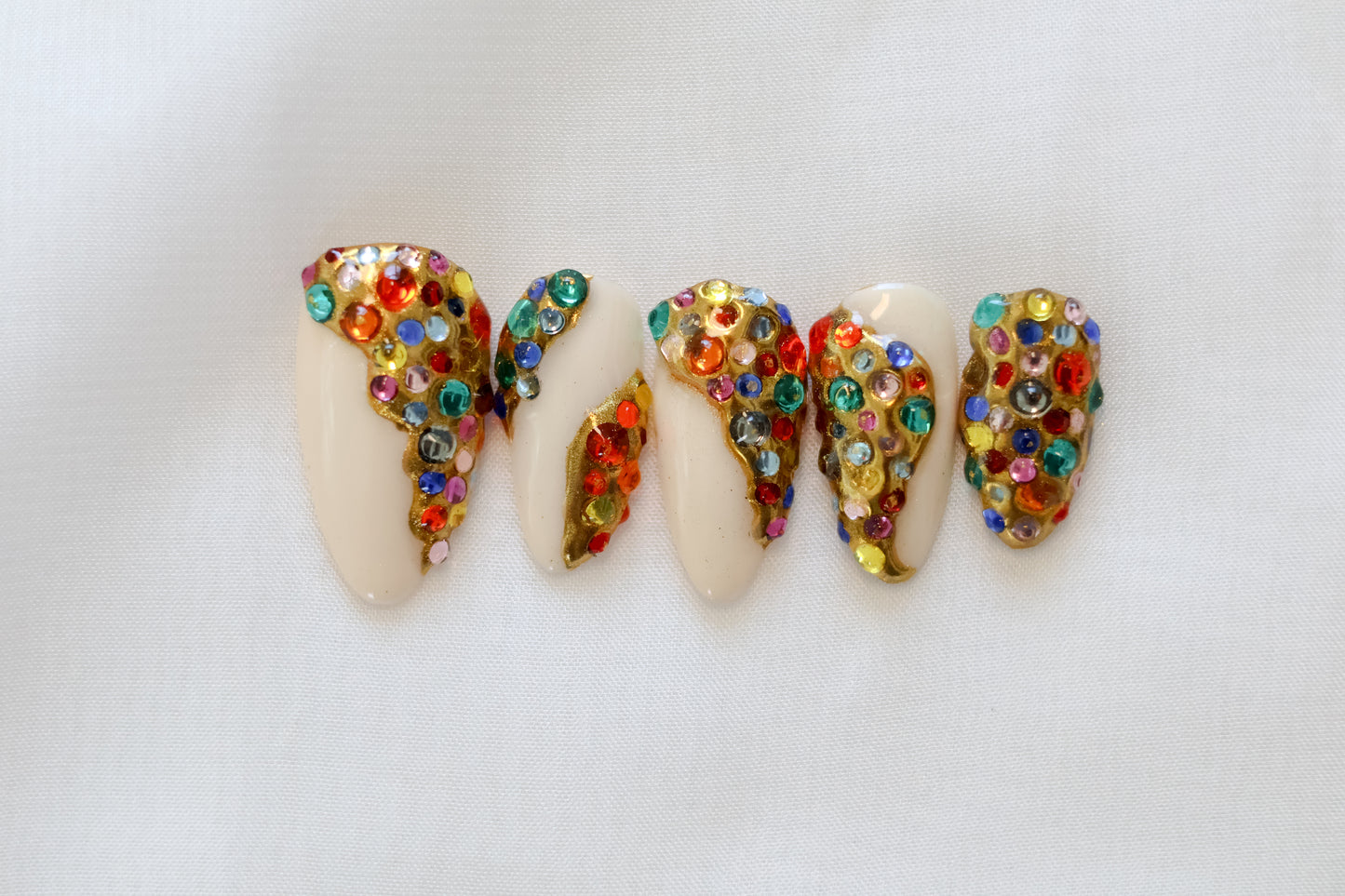 Hidden Treasures On Nail Set