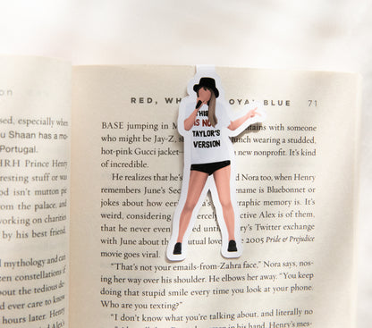 22 T-Shirt Magnetic Bookmarks