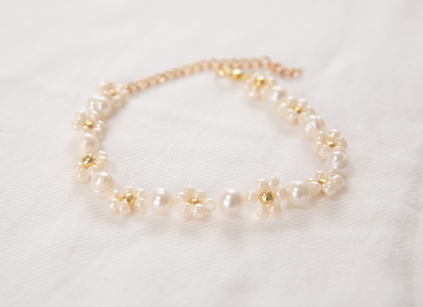 Elegance Flower Beaded Bracelet