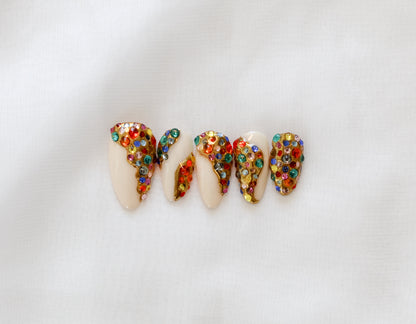 Hidden Treasures On Nail Set