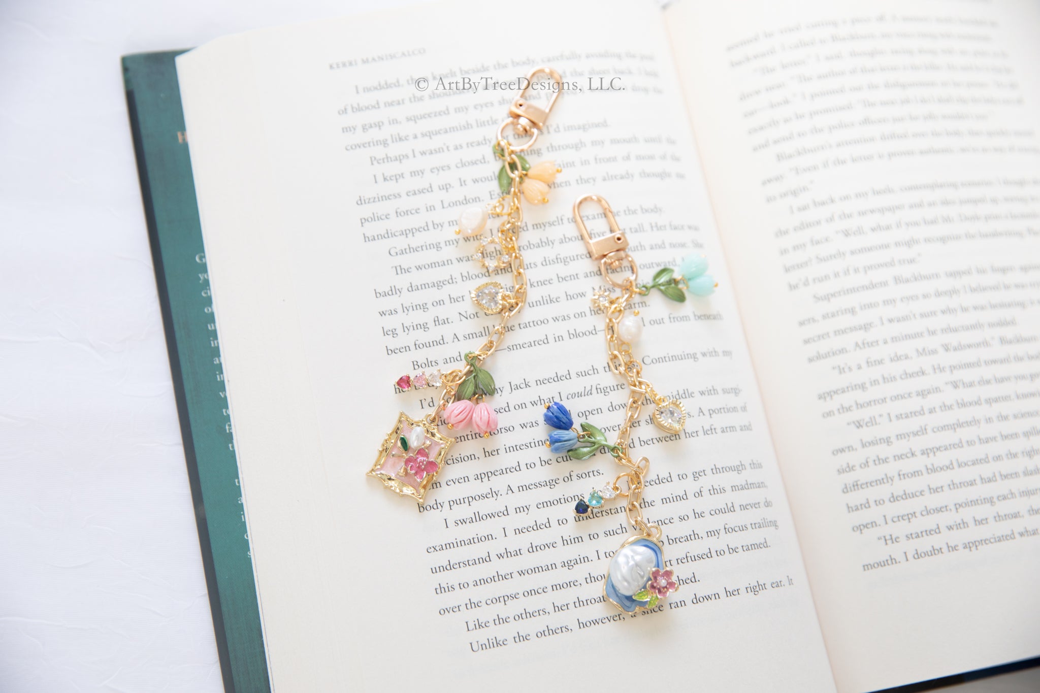 Elegant Painting Kindle Charm