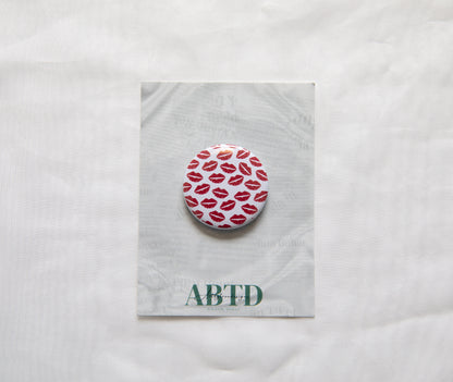 Red and White Lip Print Button Magnet