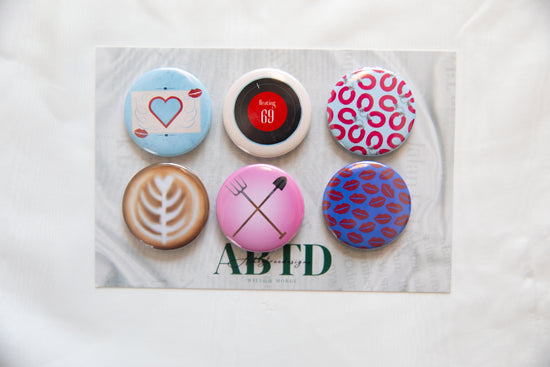 Short And Sweet Button Magnet Set